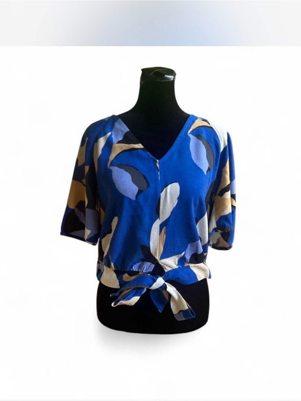 Candie's Women's Blue Abstract V-Neck Tie-Front Short Sleeve Blouse, S